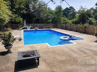 3025 33rd Ave NE, Hickory, NC 28601