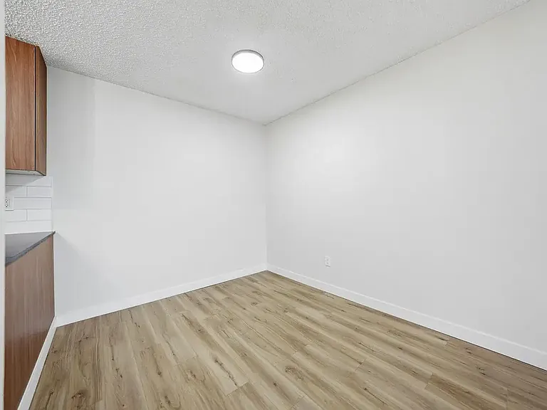 232 Pinehouse Dr — Photo 8