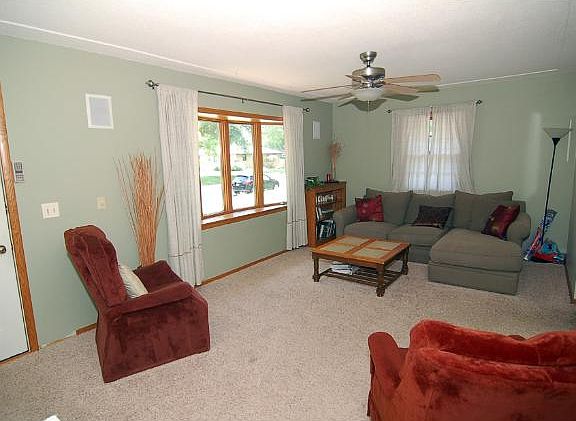 5th image of 6674 Fridley St NE