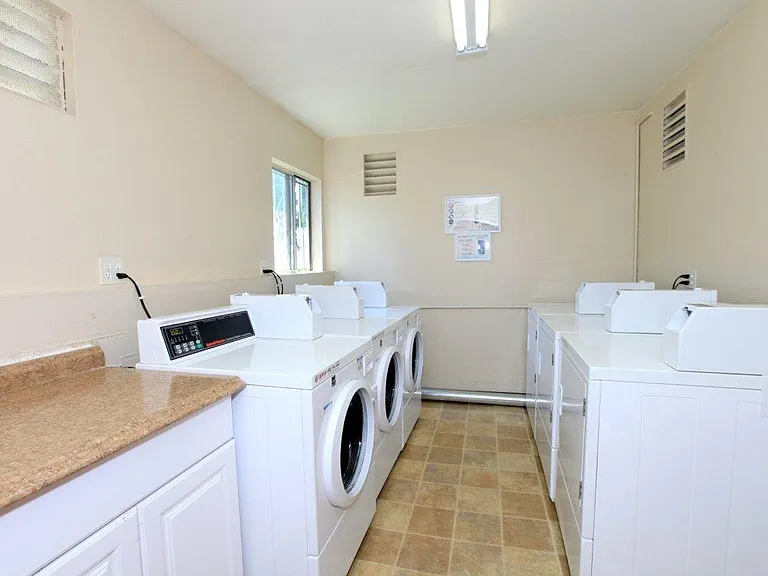 Westbrook Manor Apartments — Photo 12