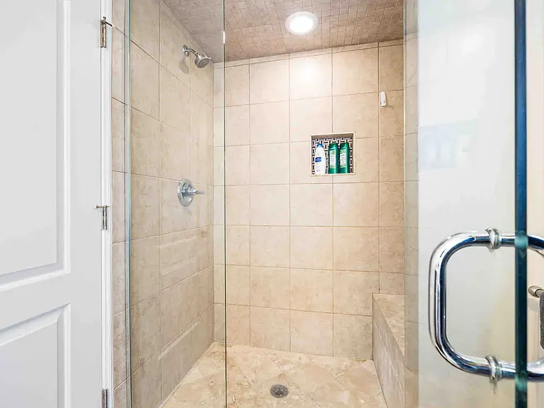 408 N Windsor Dr — Photo 23