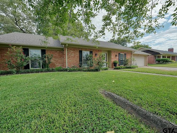 4th image of 617 Top Hill Dr