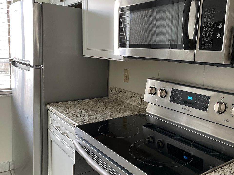 1st image of 124 Arrowood Dr