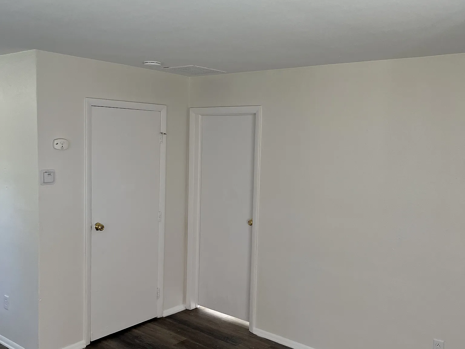 256 South Harbine Avenue - A — Photo 2
