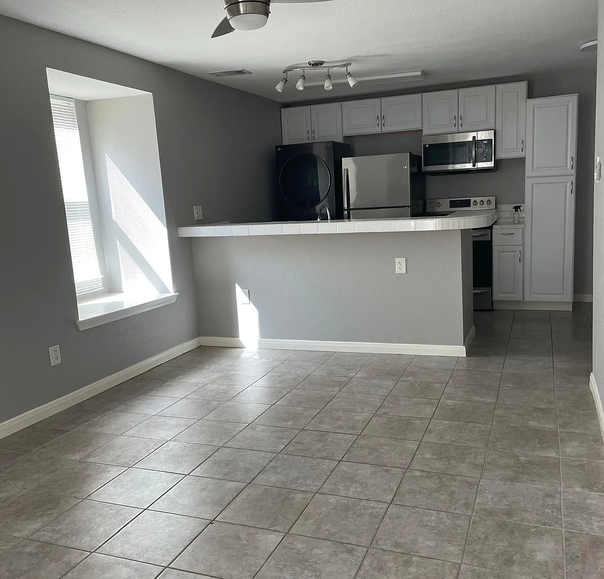 1 bed, 691 sqft, $1,150 — Photo 3