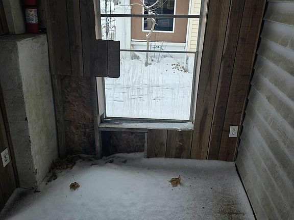 2nd image of 1180 E Mueller Ave