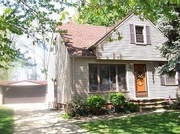 2nd image of 4852 Summer Ln