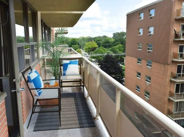 Somerset Place Apartments