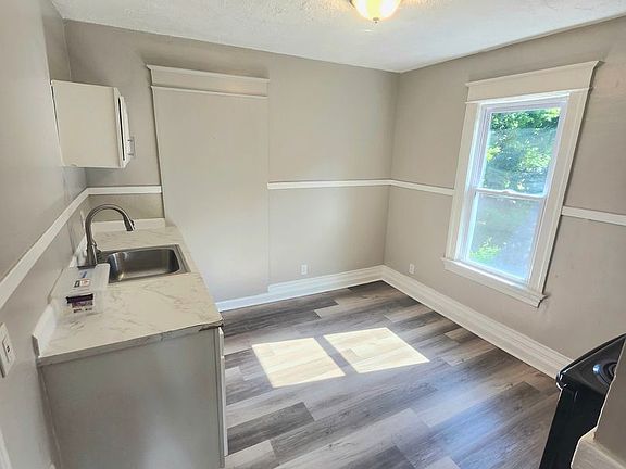 2nd image of 500 Garson Ave