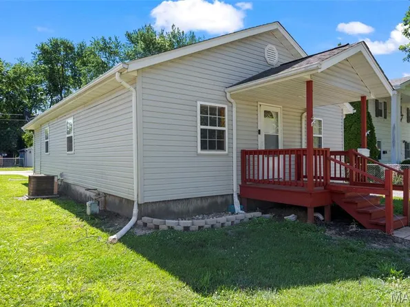 1620 N Monroe St, Litchfield, IL 62056
