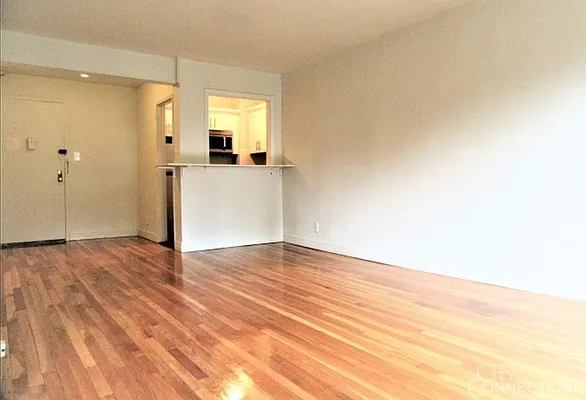 Rented by City Connections Realty | media 19