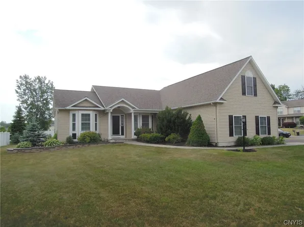 8275 Justin Dr, Clay, NY 13041