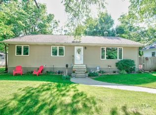 714 N 6th St, Estherville, IA 51334