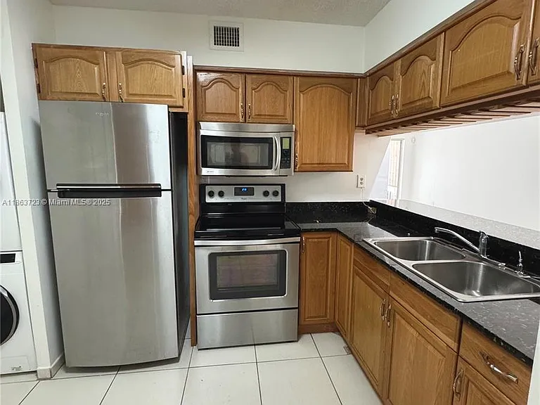 9500 SW 140th Ct #9500 — Photo 6