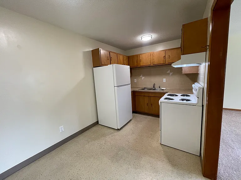 708 E Walnut St #203 — Photo 9