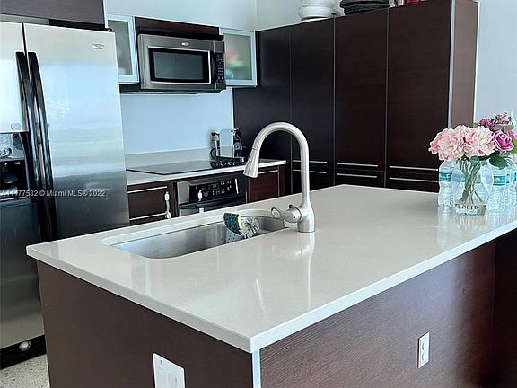 4th image of 1900 N Bayshore Dr APT 3011