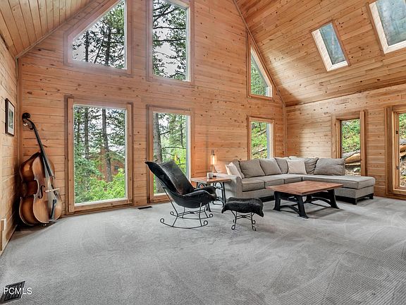 4th image of 495 Upper Evergreen Dr