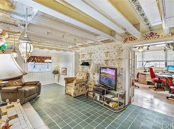4th image of 16731 Oakway Ln