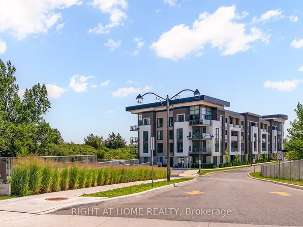 385 Arctic Red Dr #425, Oshawa, ON L1L 0W9