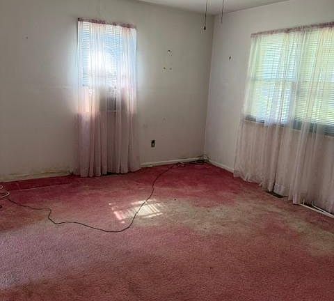 4th image of 106 Fischer Rd
