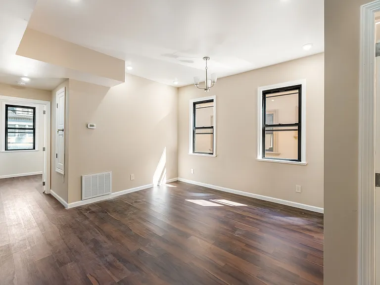 120 Paine Ave #1R — Photo 3