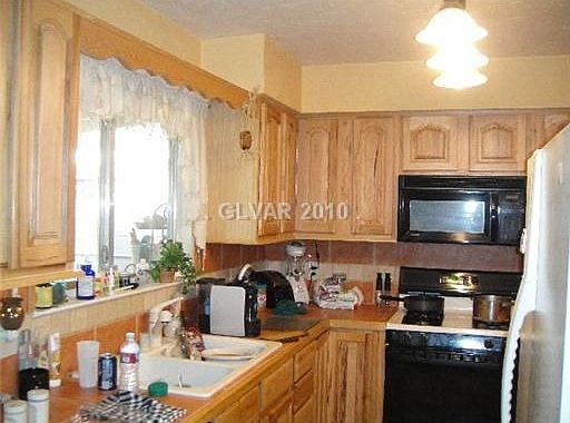 2nd image of 5750 Vecinos Ln