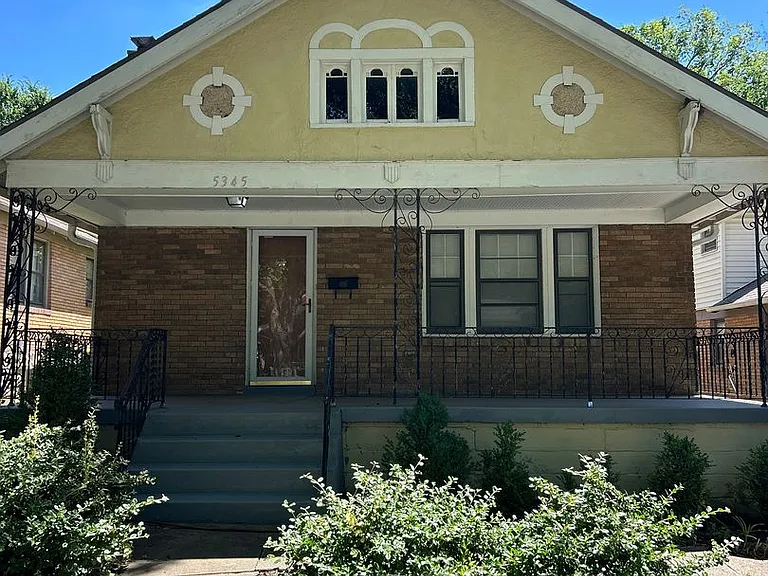 5345 Charlotte St — Photo 1