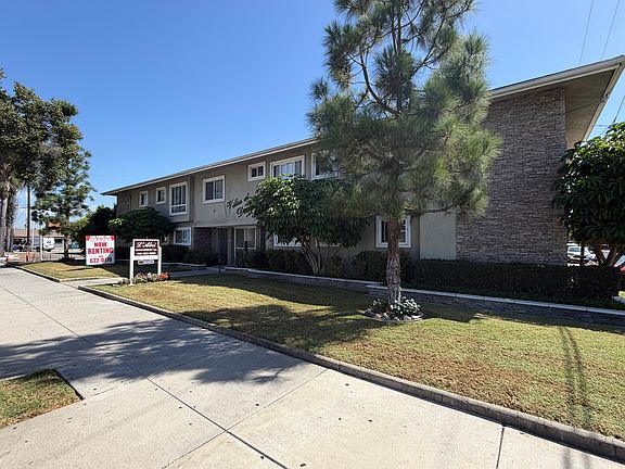 4th image of 12066 S Paramount Blvd #T