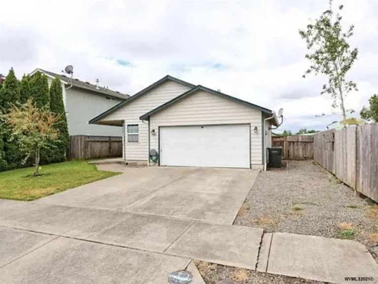 1307 Aqua St SE — Photo 22