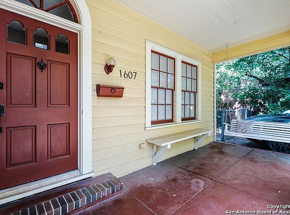 3rd image of 1607 W Huisache Ave