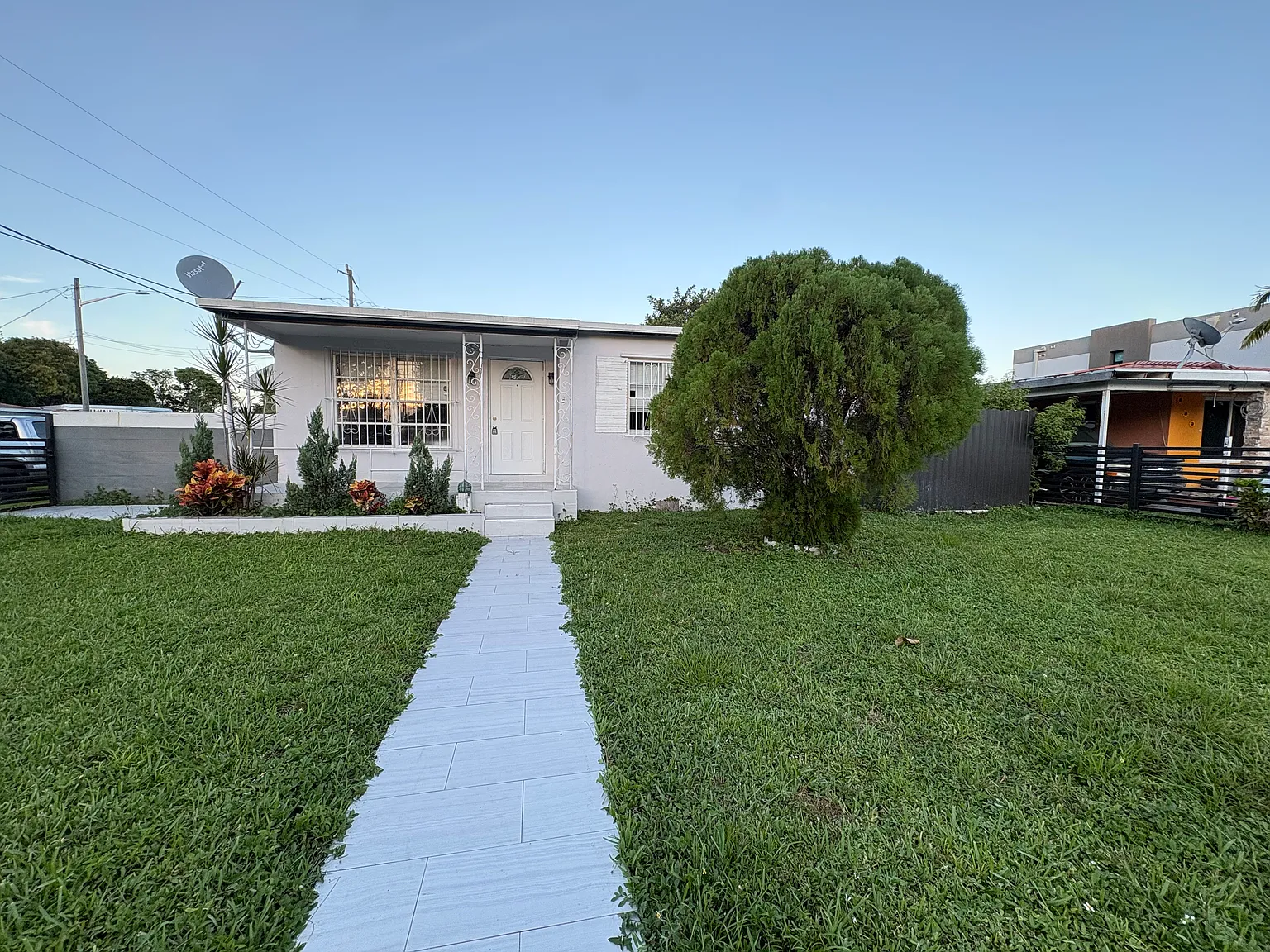 2 bed, 1200 sqft, $2,700 — Photo 1