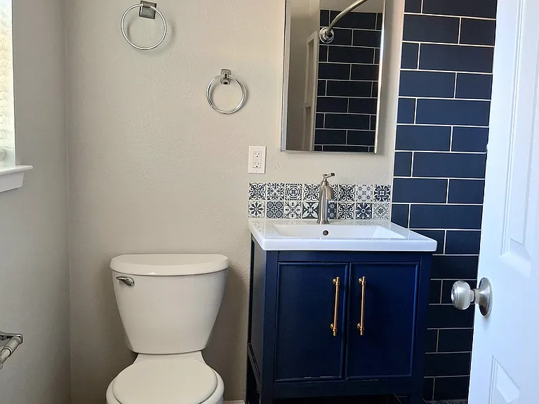 748 Lampasas Ave #2 — Photo 12