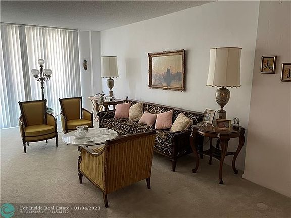 5th image of 19380 Collins Ave #608-B