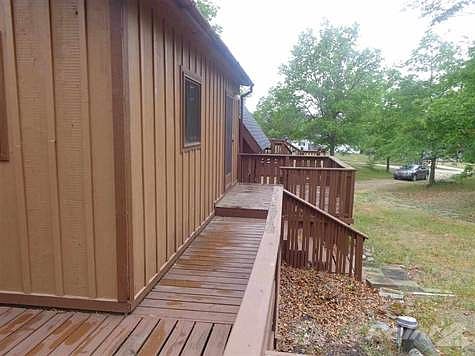 5th image of 826 Harbor Ct