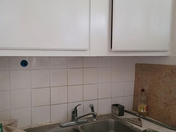3rd image of 45114 Spearman Ave