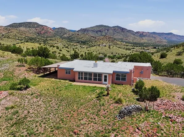 215 Warbonnet Rd, Fort Davis, TX 79734