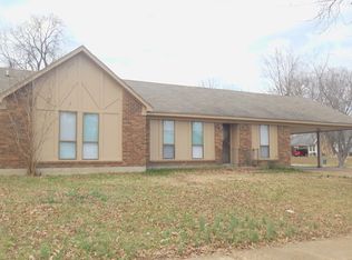6330 Kingscrest Ln, Memphis, TN 38115