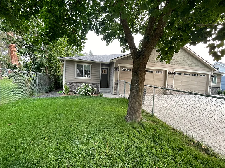 7322 E 6th Ave — Photo 1