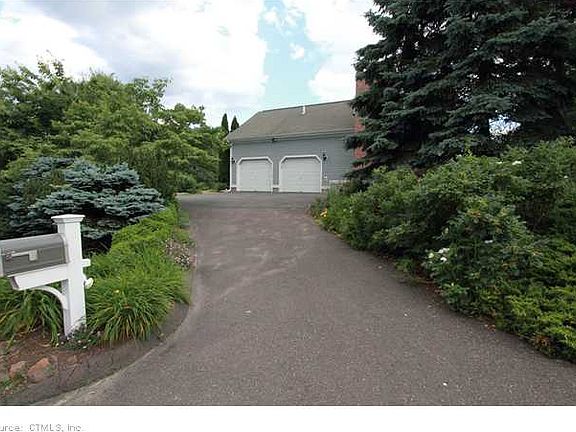 3rd image of 161 Whitewood Dr