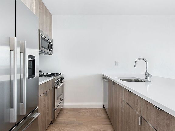 5th image of 345 E 94th St APT 24B