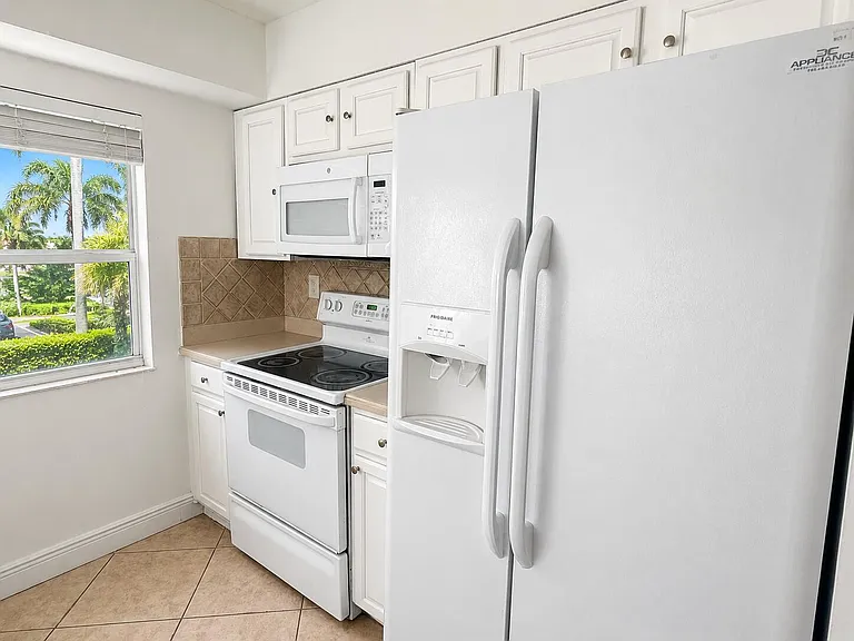 180 Riviera Cir #30-5 — Photo 8