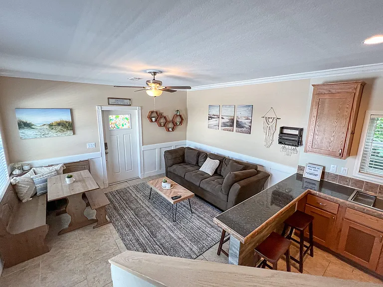 37 Palm Dr — Photo 6
