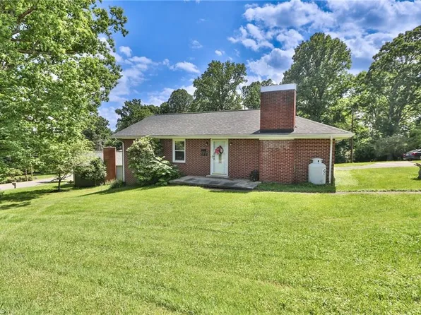 121 Westwood Ln, Elkin, NC 28621