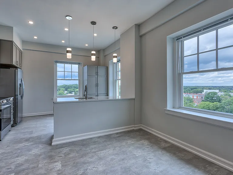 The Elliott Apartments — Photo 25
