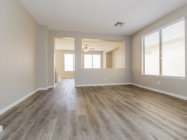 15233 W Banff Ln — Photo 5