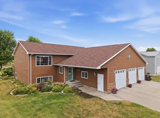 1717 Thomsen Pl, Mitchell, SD 57301