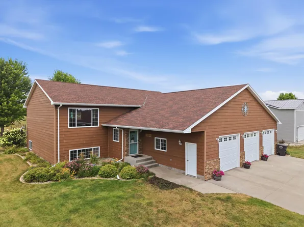 1717 Thomsen Pl, Mitchell, SD 57301