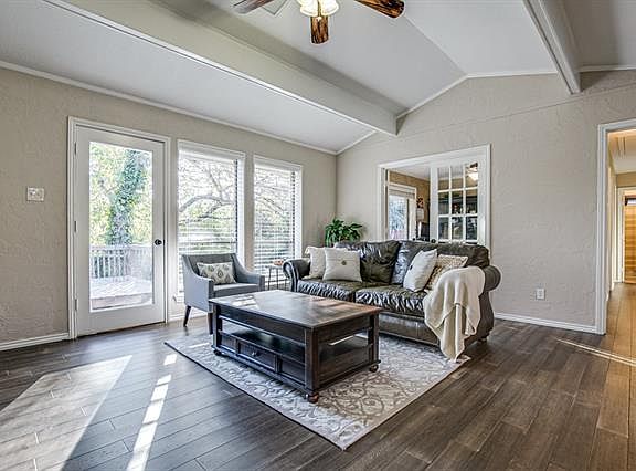 5th image of 1938 Lakeshore Dr