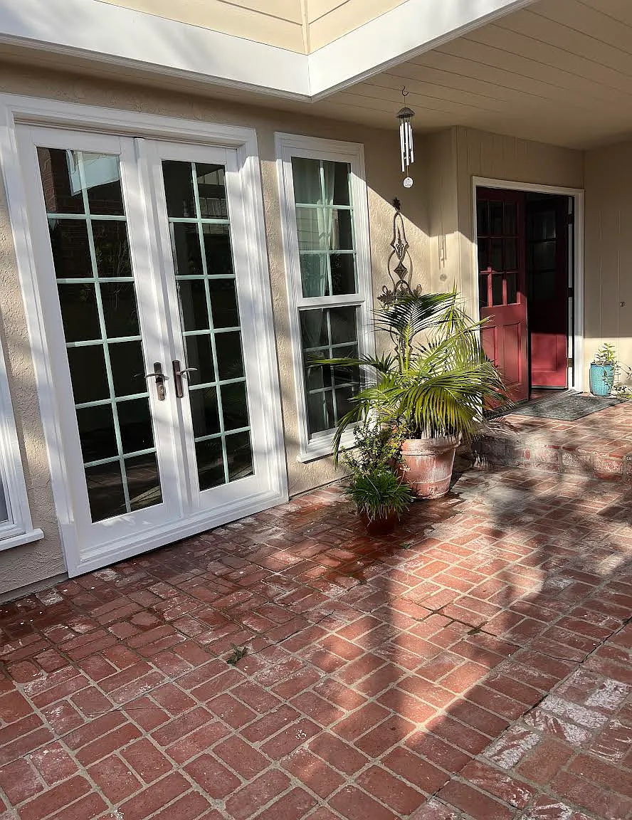 3 bed, 2.5 bath, 2153 sqft, $11,000 — Photo 3