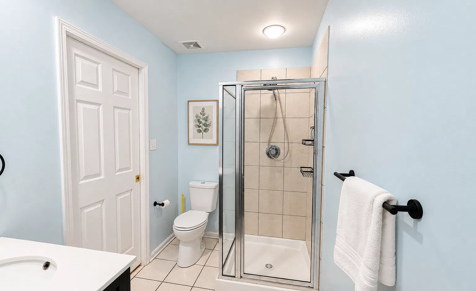 3 bed, 1355 sqft, $2,495 — Photo 4